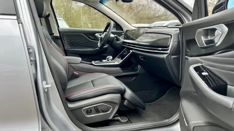 Car image 24