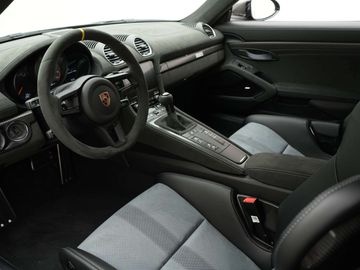 Car image 37