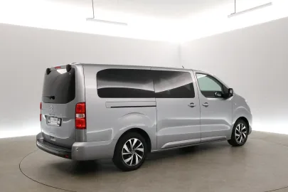 Car image 40