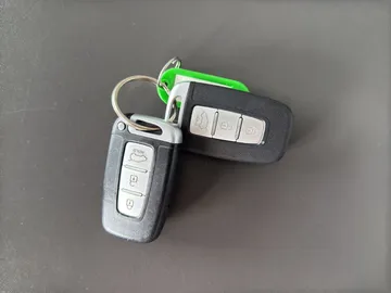 Car image 23