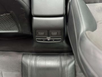 Car image 37