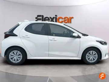 Car image 4
