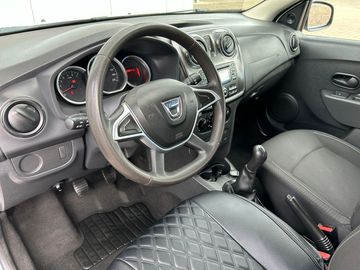 Car image 8