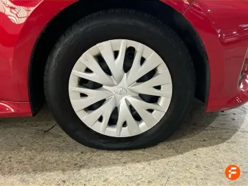 Car image 26