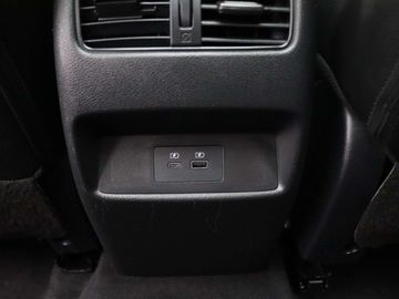 Car image 33