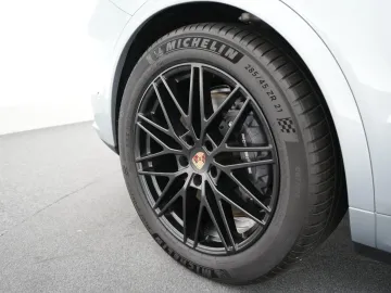 Car image 39