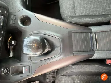 Car image 27