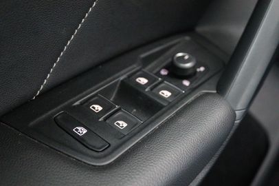 Car image 38