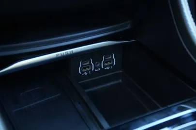 Car image 28