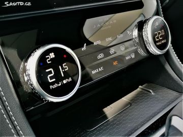 Car image 32