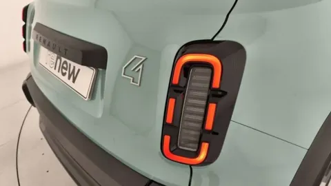 Car image 25