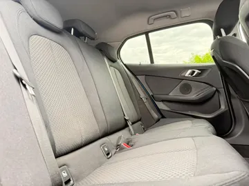 Car image 35