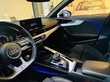 Car image 27
