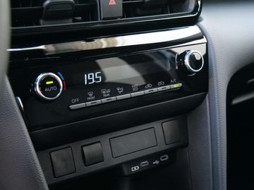 Car image 33