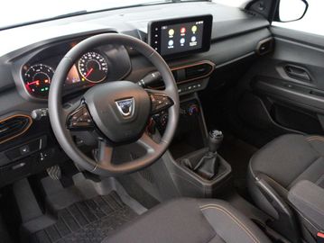 Car image 11