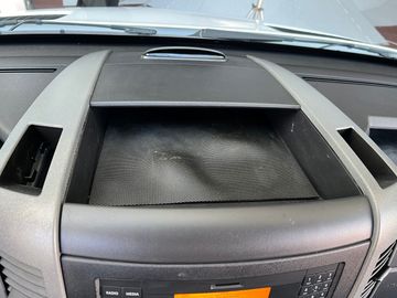 Car image 37