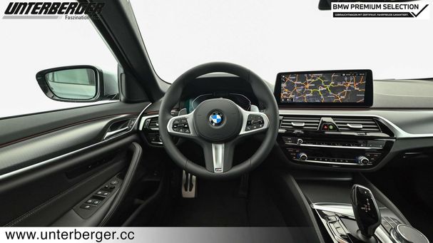 BMW 520d Touring xDrive 135 kW image number 11