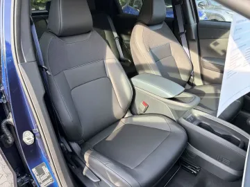 Car image 26