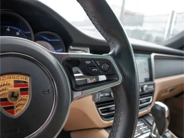 Car image 35