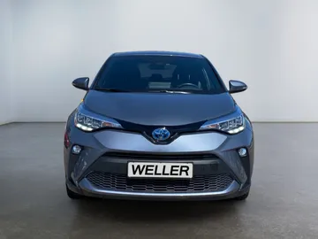 Car image 3