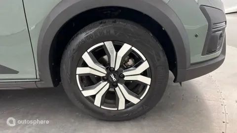 Car image 20