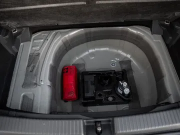 Car image 28