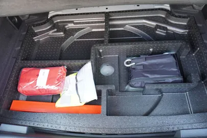Car image 38