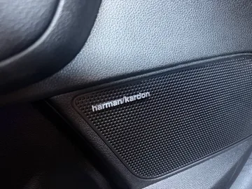 Car image 36