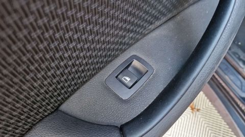 Car image 37