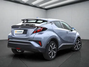 Car image 2