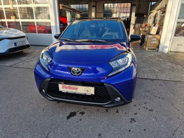 Car image 3