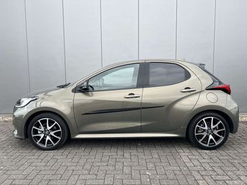 Car image 30