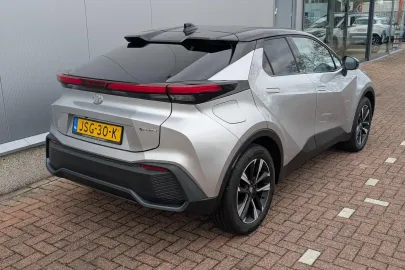 Car image 3