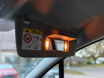 Car image 38
