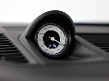 Car image 32