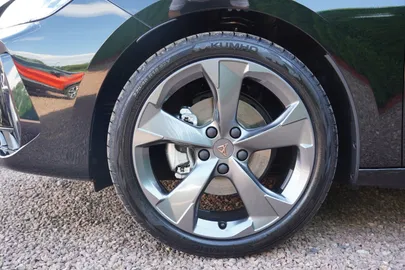 Car image 30