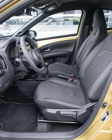 Toyota Aygo X 1.0 VVT-i 53 kW image number 3