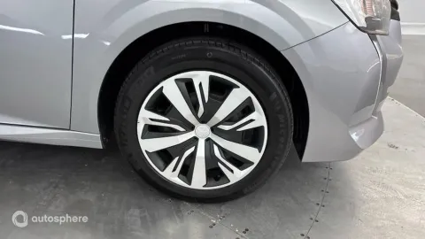 Car image 20