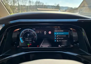 Car image 30
