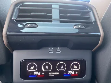 Car image 35