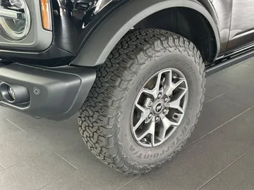 Car image 34