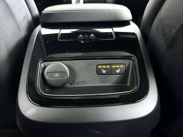 Car image 36