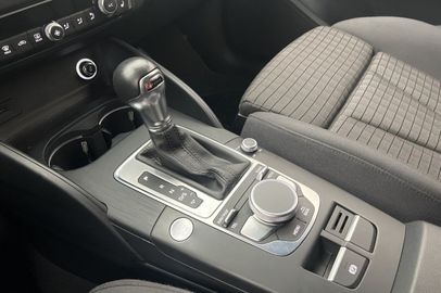 Car image 27