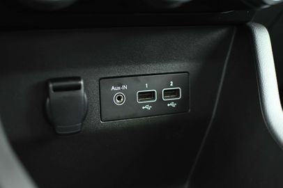 Car image 36