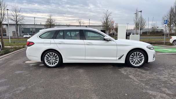 BMW 520d Touring 140 kW image number 3