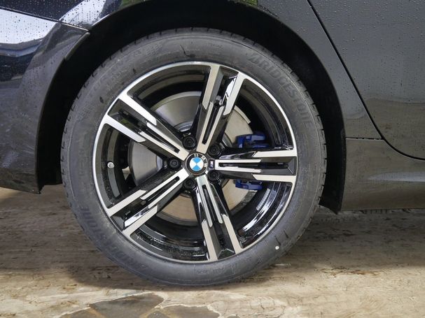 BMW 330e Touring xDrive 215 kW image number 16