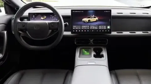 Car image 9