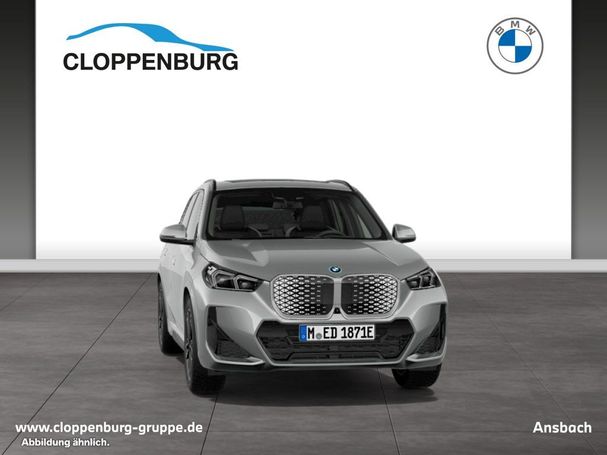 BMW iX1 xDrive30 M Sport 230 kW image number 10