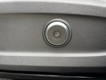 Car image 50