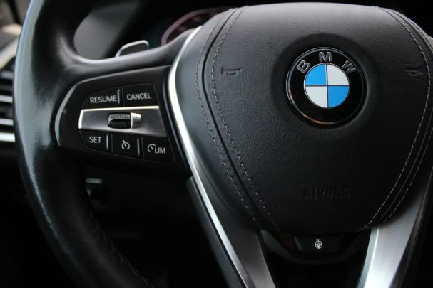 BMW X5 xDrive 250 kW image number 7